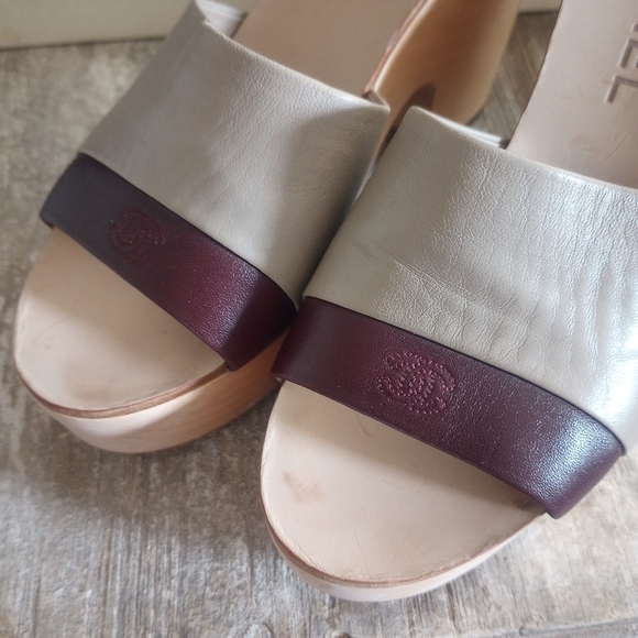 Chanel wood platform shoe - Picture 2 of 16